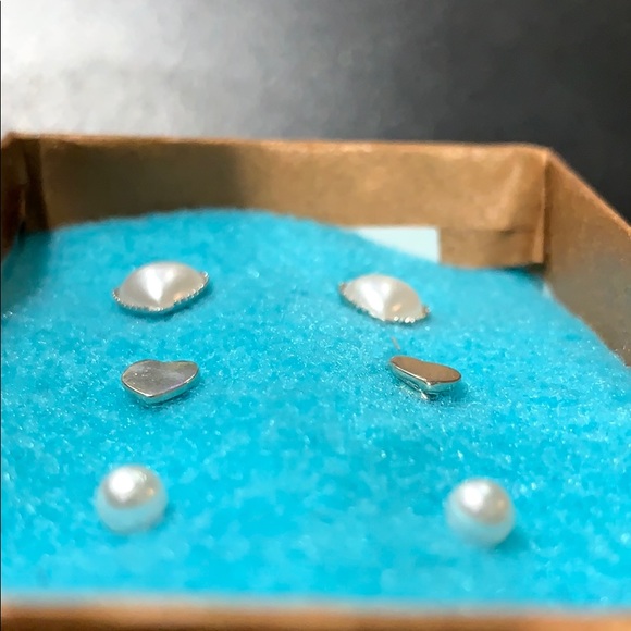 Heart & Pearl Earrings - Set of 3 - Picture 3 of 7